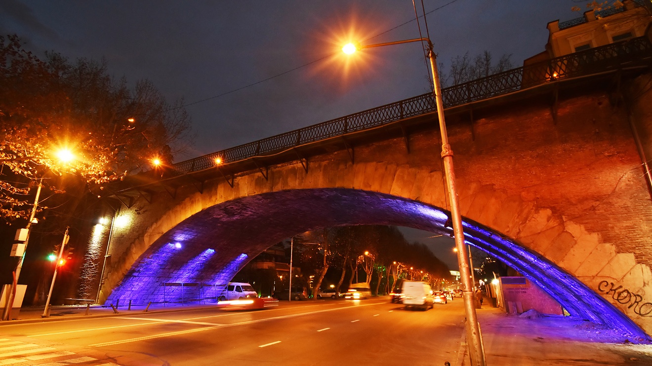 Тбилиси, Сухой мост