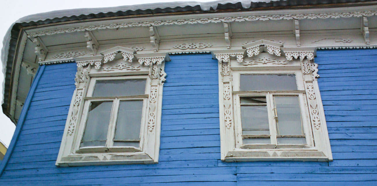 Самара, Ленинская улица, 332 / Полевая улица, 55. Резные наличники