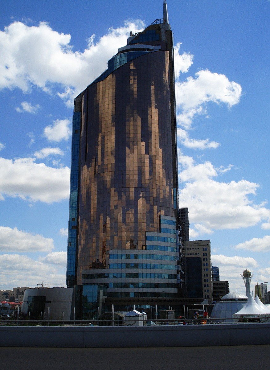 Astana, Проспект Кабанбай батыра, 21/1