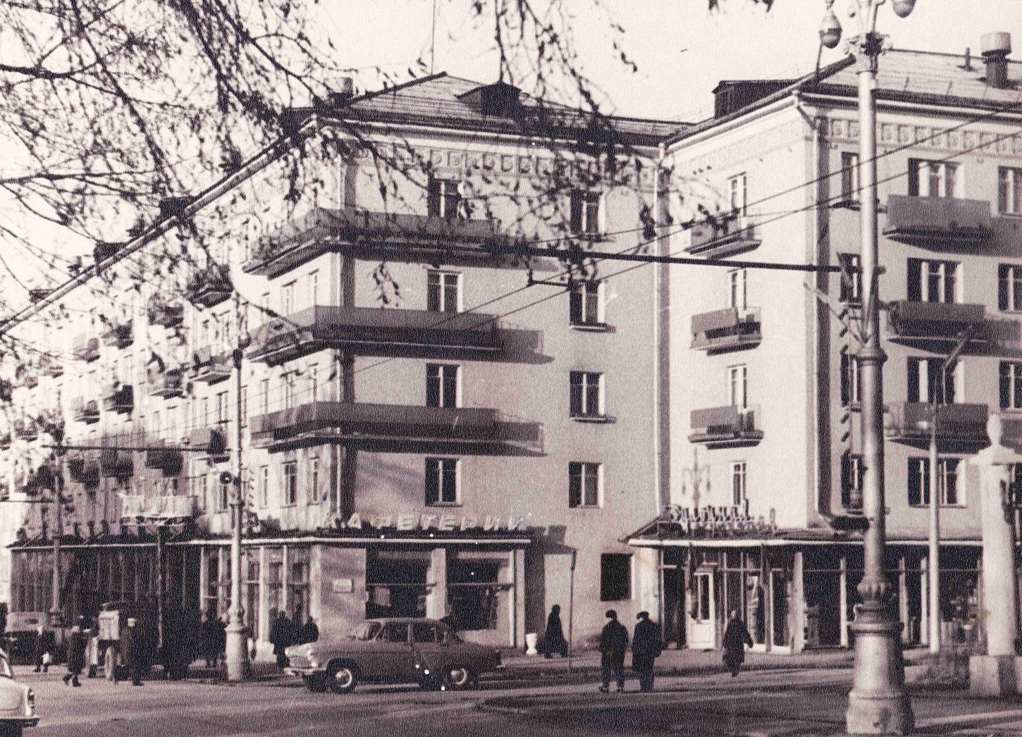 Пермь, Комсомольский проспект, 44; Улица Краснова, 26