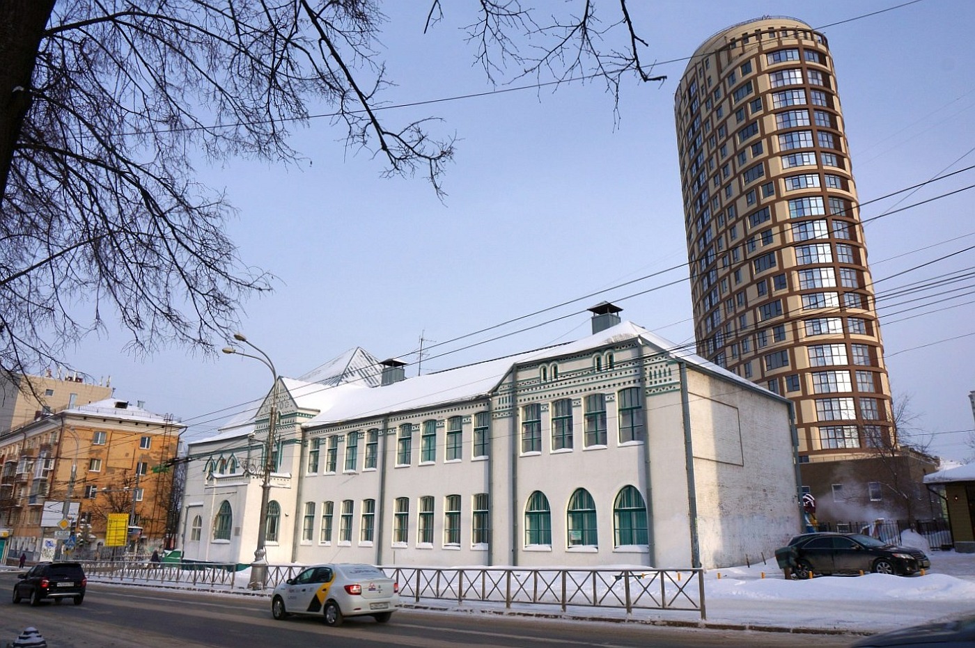 Пермь, Комсомольский проспект, 42; Улица Пушкина, 72
