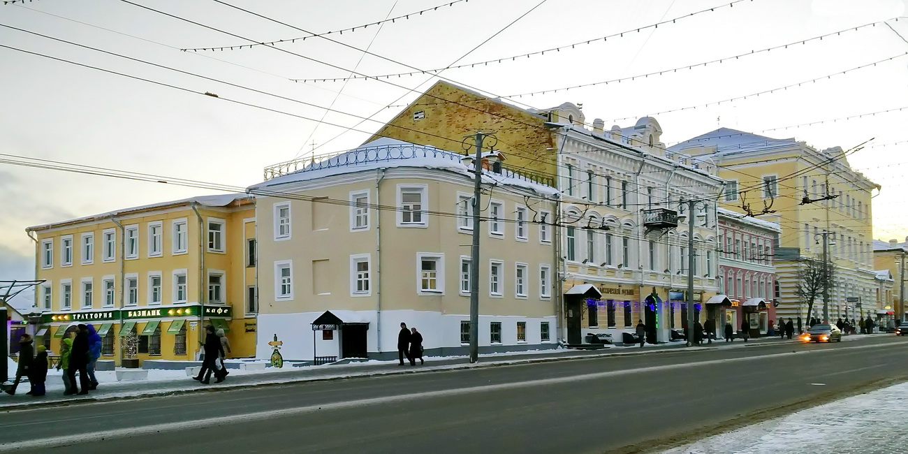 Владимир, Октябрьская улица, 2-4; Большая Московская улица, 30; Большая Московская улица, 28; Большая Московская улица, 26; Большая Московская улица, 24