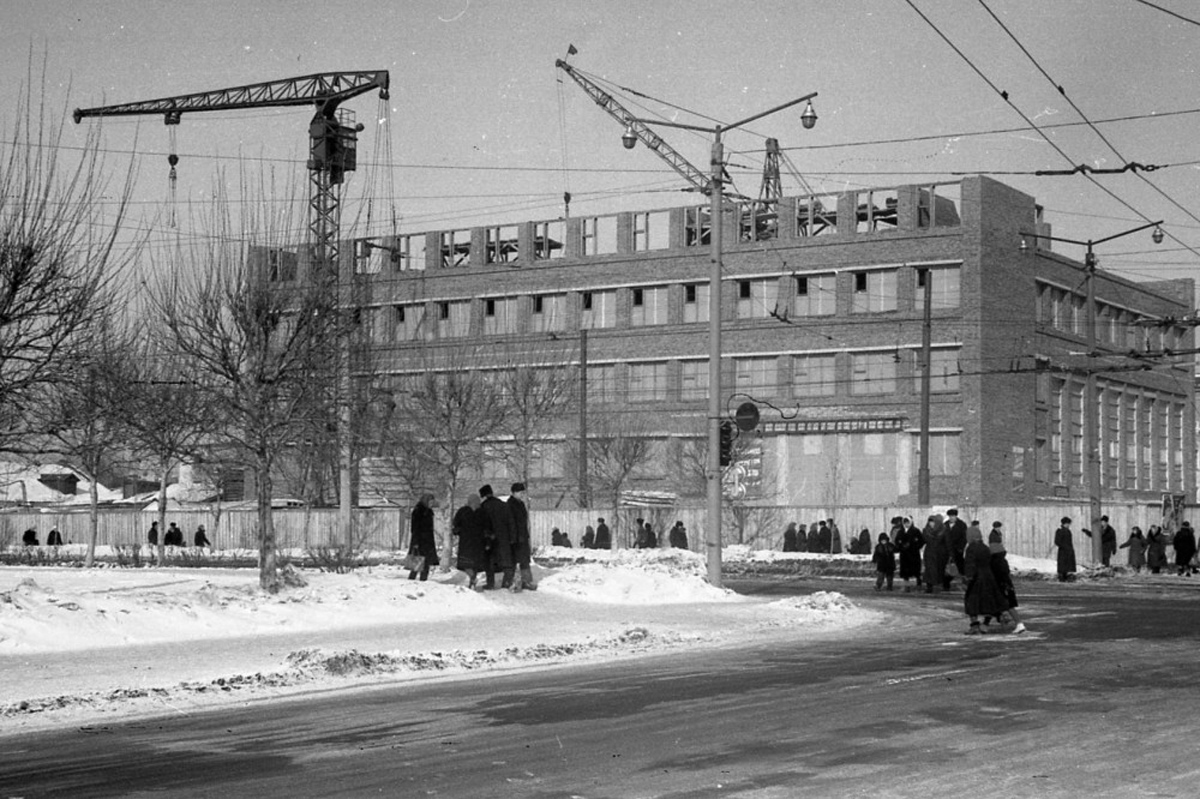 Омск, Интернациональная улица, 41 / Улица Герцена, 1
