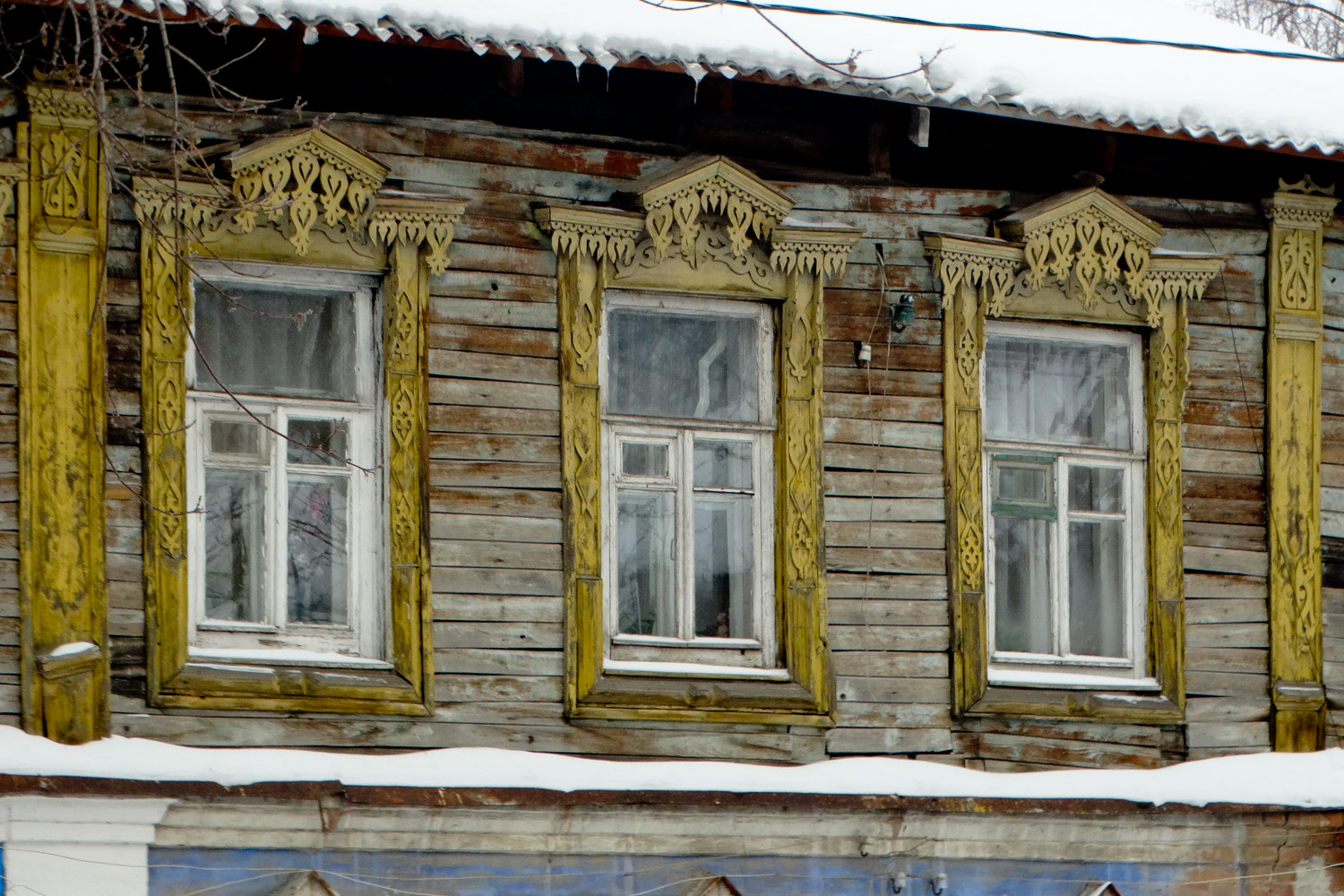 Самара, Ленинская улица, 216. Резные наличники. Резные орнаменты (кроме наличников)