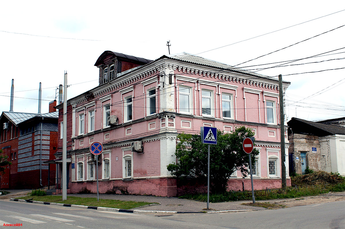 Бор, Интернациональная улица, 2