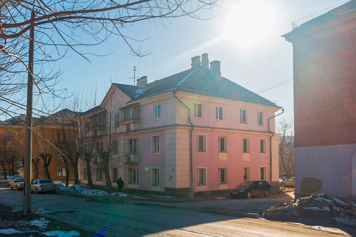 Новоуральск, Улица Фурманова, 14
