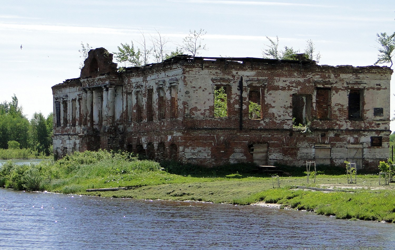 Усолье, Спасская улица, 8