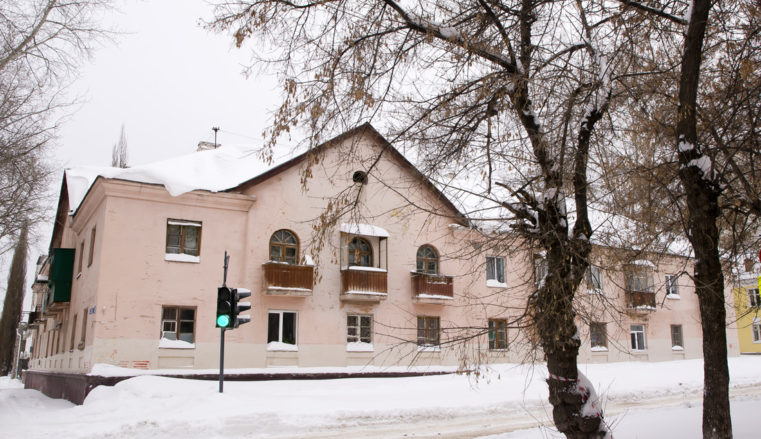 Уфа, Российская улица, 42 / Львовская улица, 1