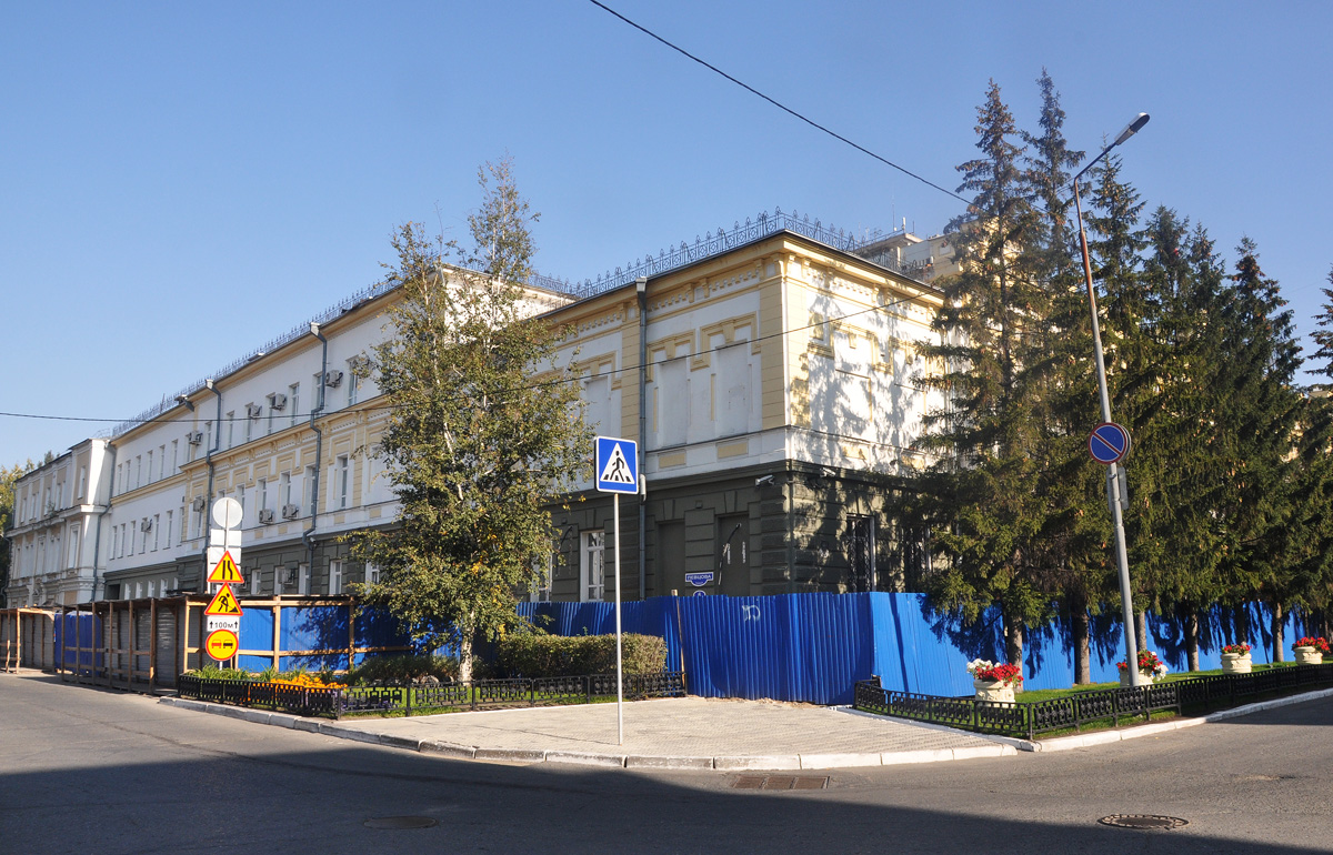 Омск, Банковский переулок, 1 / Улица Певцова, 6