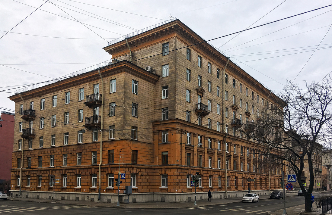 Санкт-Петербург, Гаванская улица, 16 / Средний проспект В. О., 102