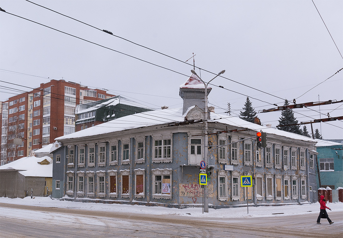 Уфа, Улица Аксакова, 48 / Коммунистическая улица, 25