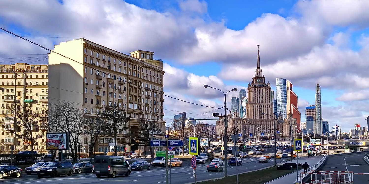 Москва, Улица Новый Арбат, 31 / Смоленская набережная, 12; Кутузовский проспект, 2/1 стр. 1