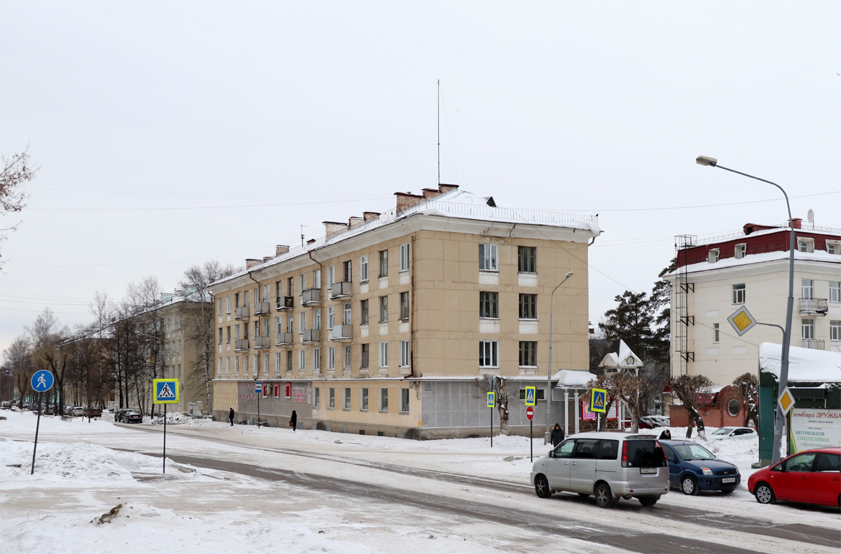 Железногорск, Улица Свердлова, 52 / Улица Решетнёва, 15