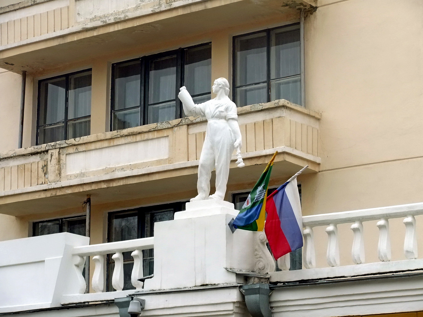 Екатеринбург, Красноармейская улица, 1. Прошу создать новую галерею