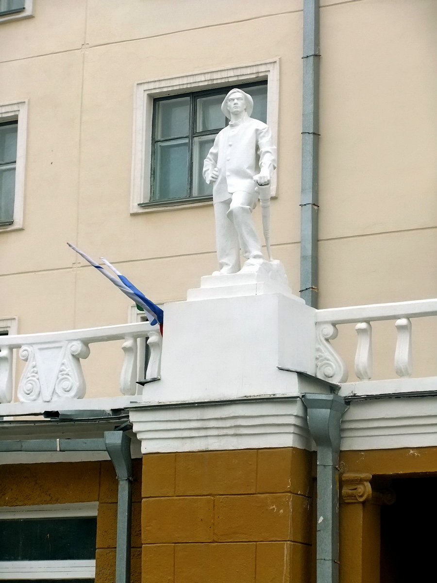 Екатеринбург, Красноармейская улица, 1. Прошу создать новую галерею