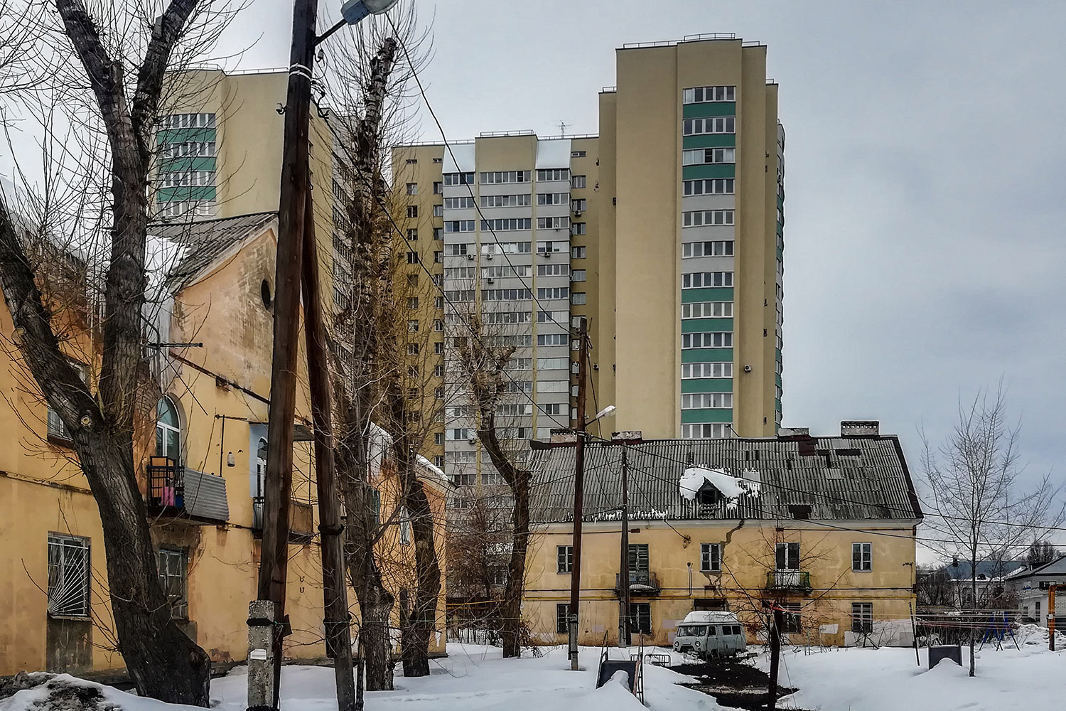 Samara, Улица Дыбенко, 23; Сокольский переулок, 3