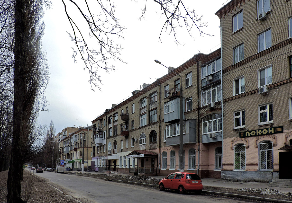 Харьков, Индустриальный проспект, 22; Улица Косарева, 31 / Индустриальный проспект, 24