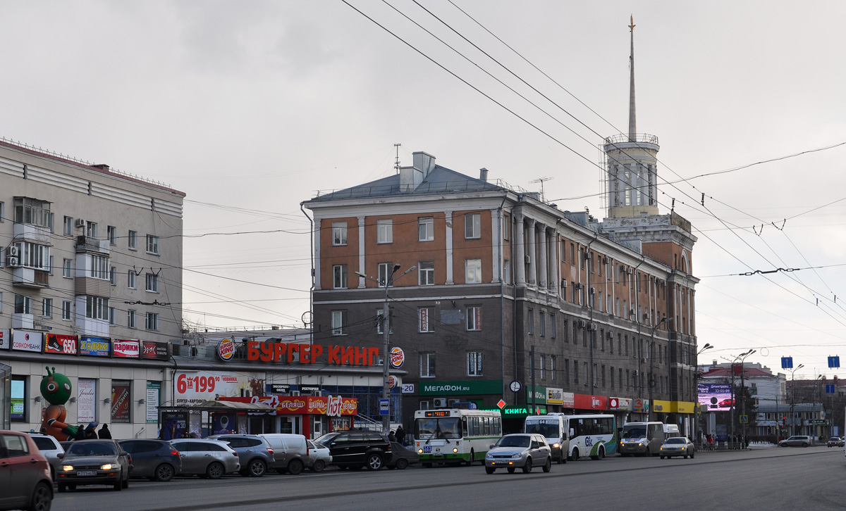 Омск, Проспект Карла Маркса, 29 / Улица Масленникова, 7