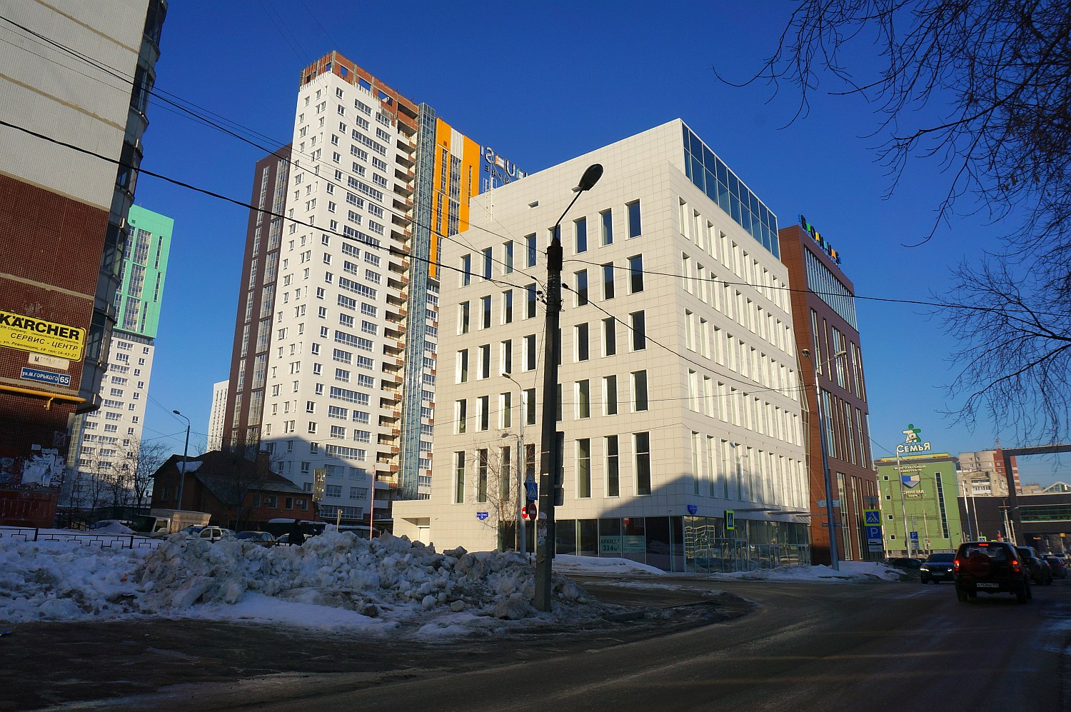 Пермь, Улица Революции, 20; Улица Революции, 22