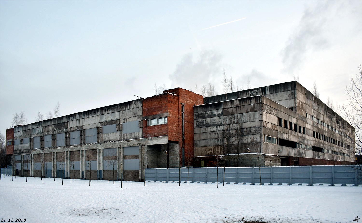 Peterburi, Проспект Энгельса, 27 лит. Л