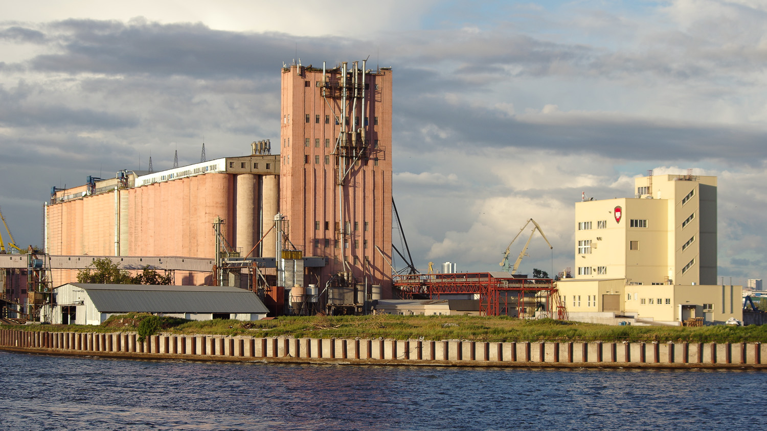 Казань, Портовая улица, 27А*; Портовая улица, 27А*