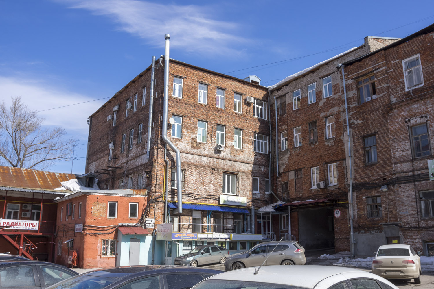 Samara, Улица Водников, 20 / Улица Крупской, 3