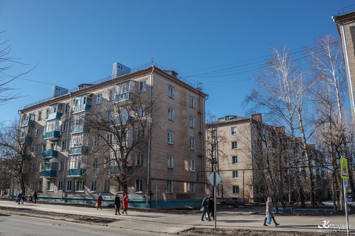 Казань, Улица Гагарина, 16; Октябрьская улица, 15А