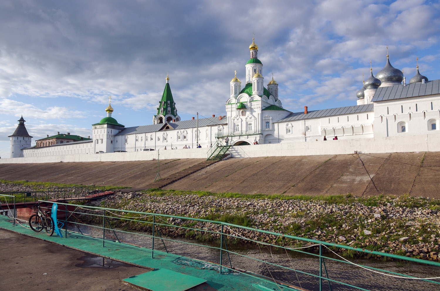 Лысковский район, прочие н.п., пос. Макарьево, улица Набережная, 1 (западная башня); пос. Макарьево, улица Набережная, 1 (юго-западная башня); пос. Макарьево, улица Набережная, 1 (Святые ворота); пос. Макарьево, улица Набережная, 1 (южный корпус)