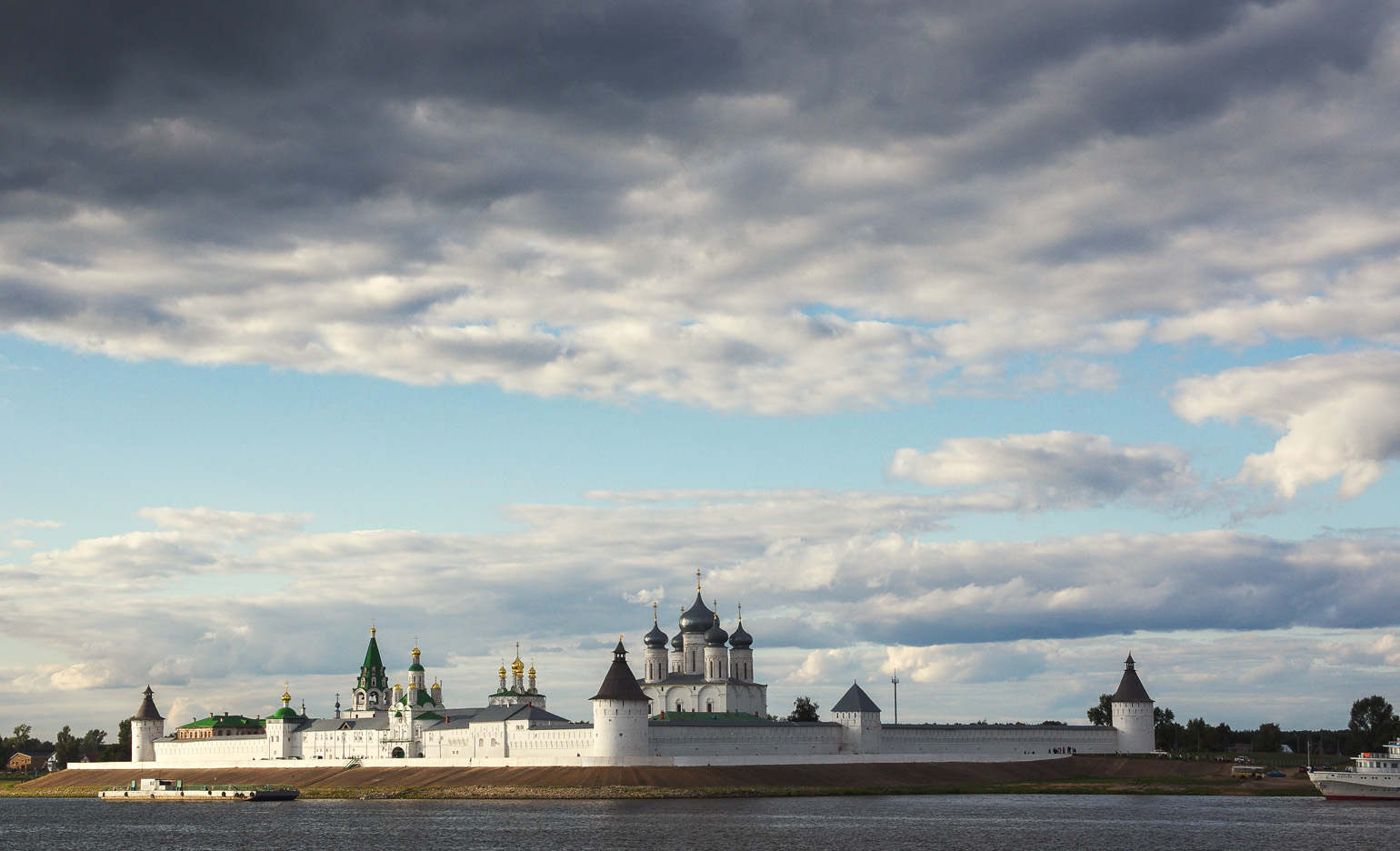 Lyskovsky district, пос. Макарьево, улица Набережная, 1 (южная башня)