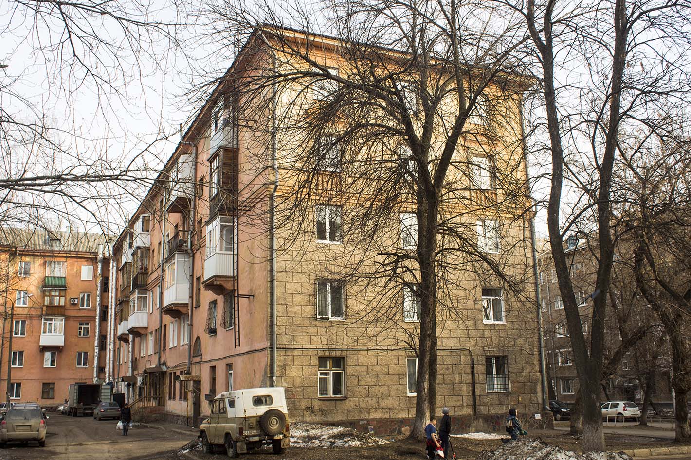 Уфа, Улица 40 лет Октября, 11 / Улица Гончарова, 17
