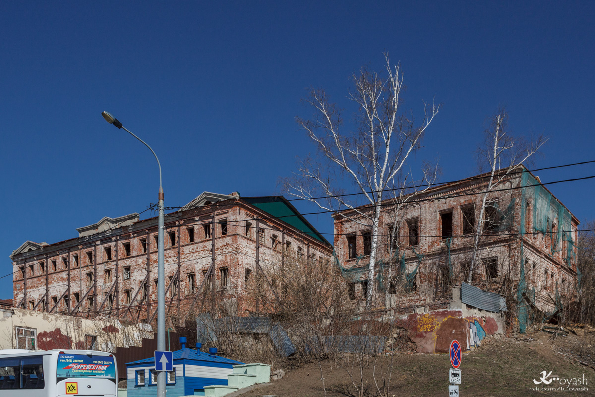 Казань, Улица Рахматуллина, 6 / Улица Кави Наджми, 9; Профсоюзная улица, 11