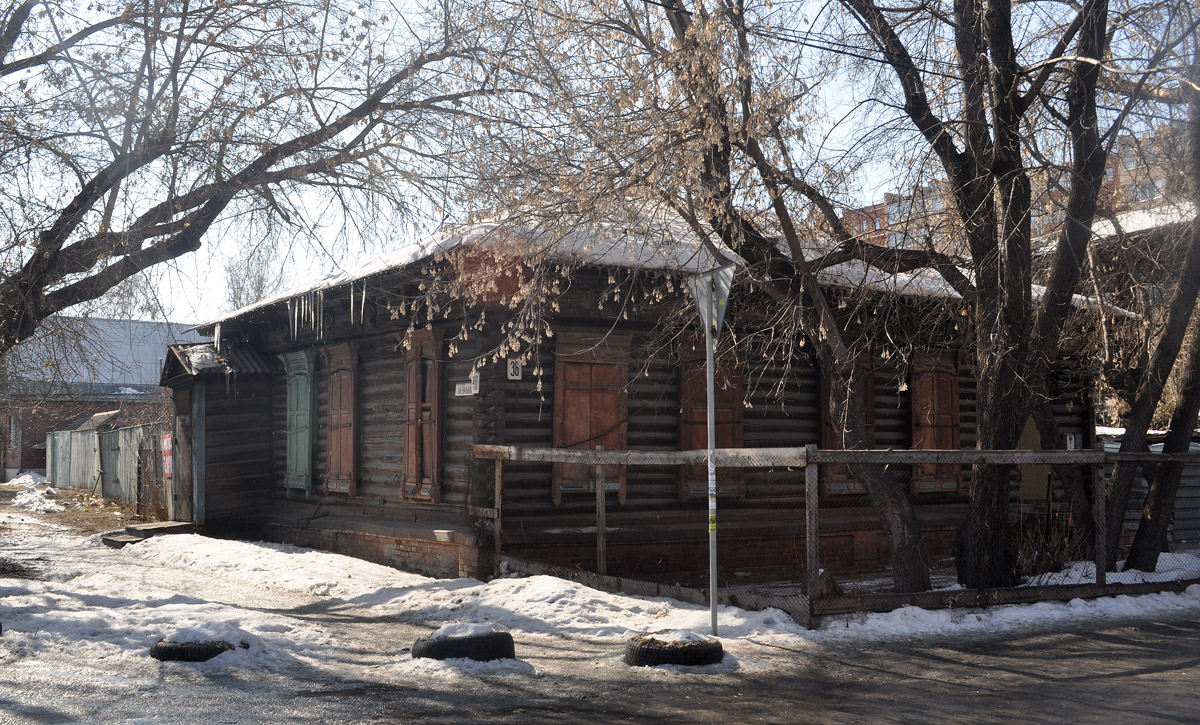 Омск, Учебная улица, 48 / Почтовая улица, 36