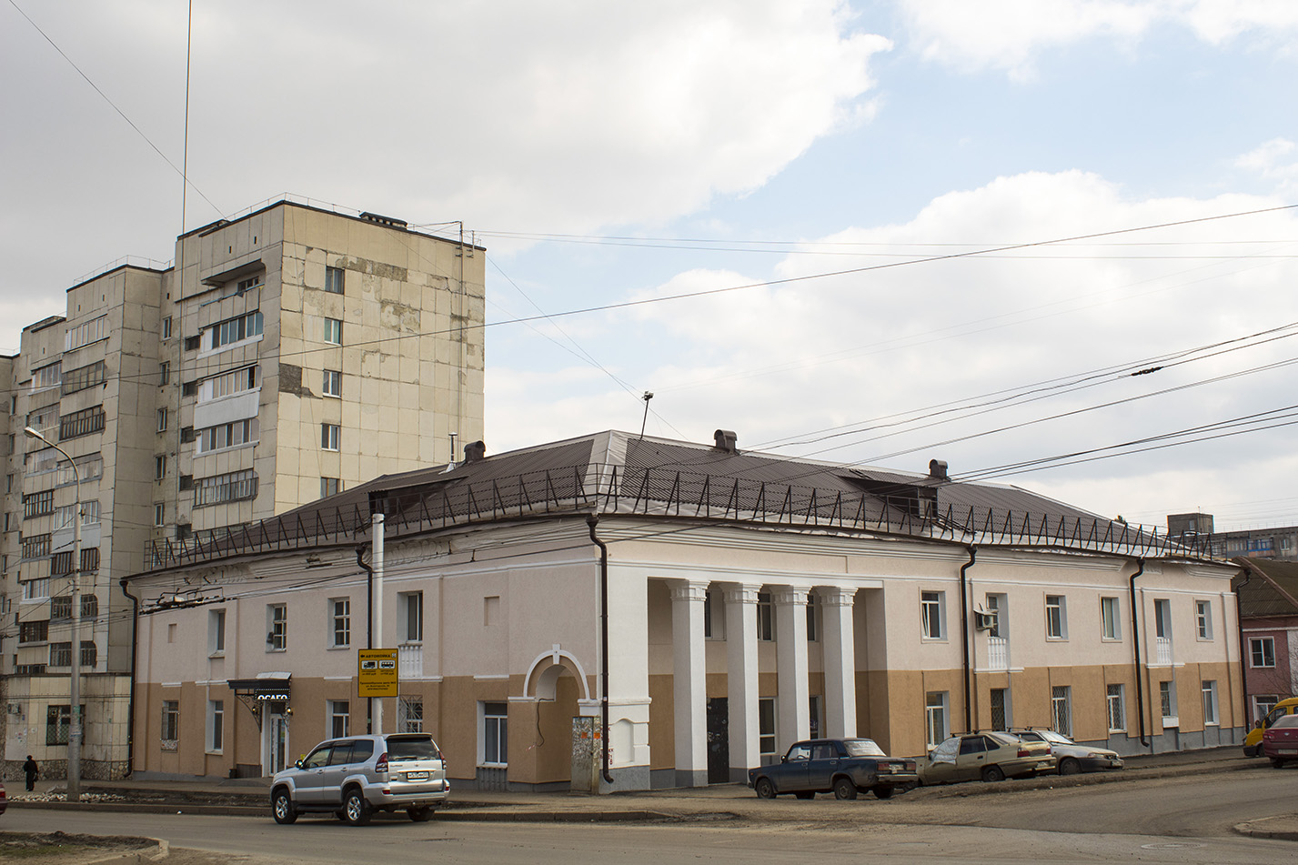 Уфа, Улица Богдана Хмельницкого, 61 / Кольцевая улица, 178