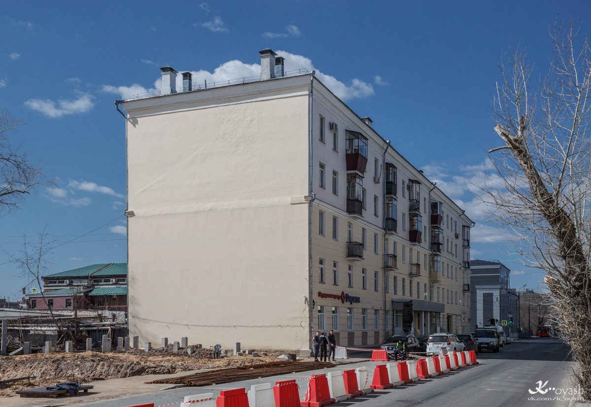 Casáin, Улица Гаяза Исхаки, 8