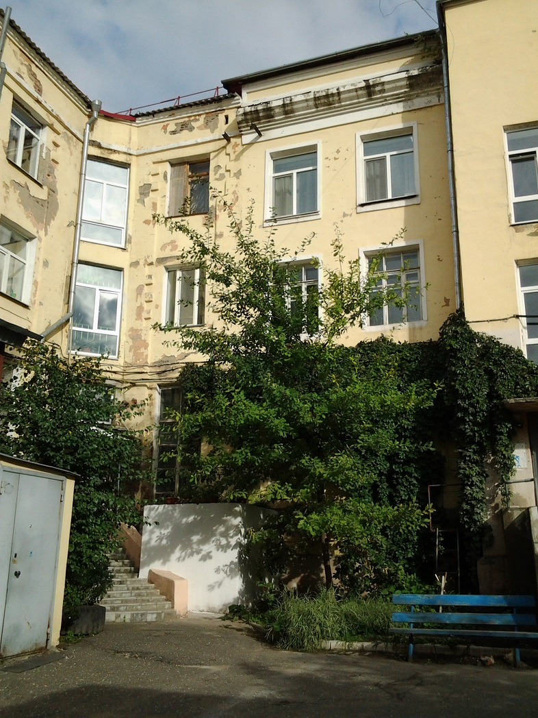 Омск, Улица Лобкова, 4 / Улица Марченко, 3