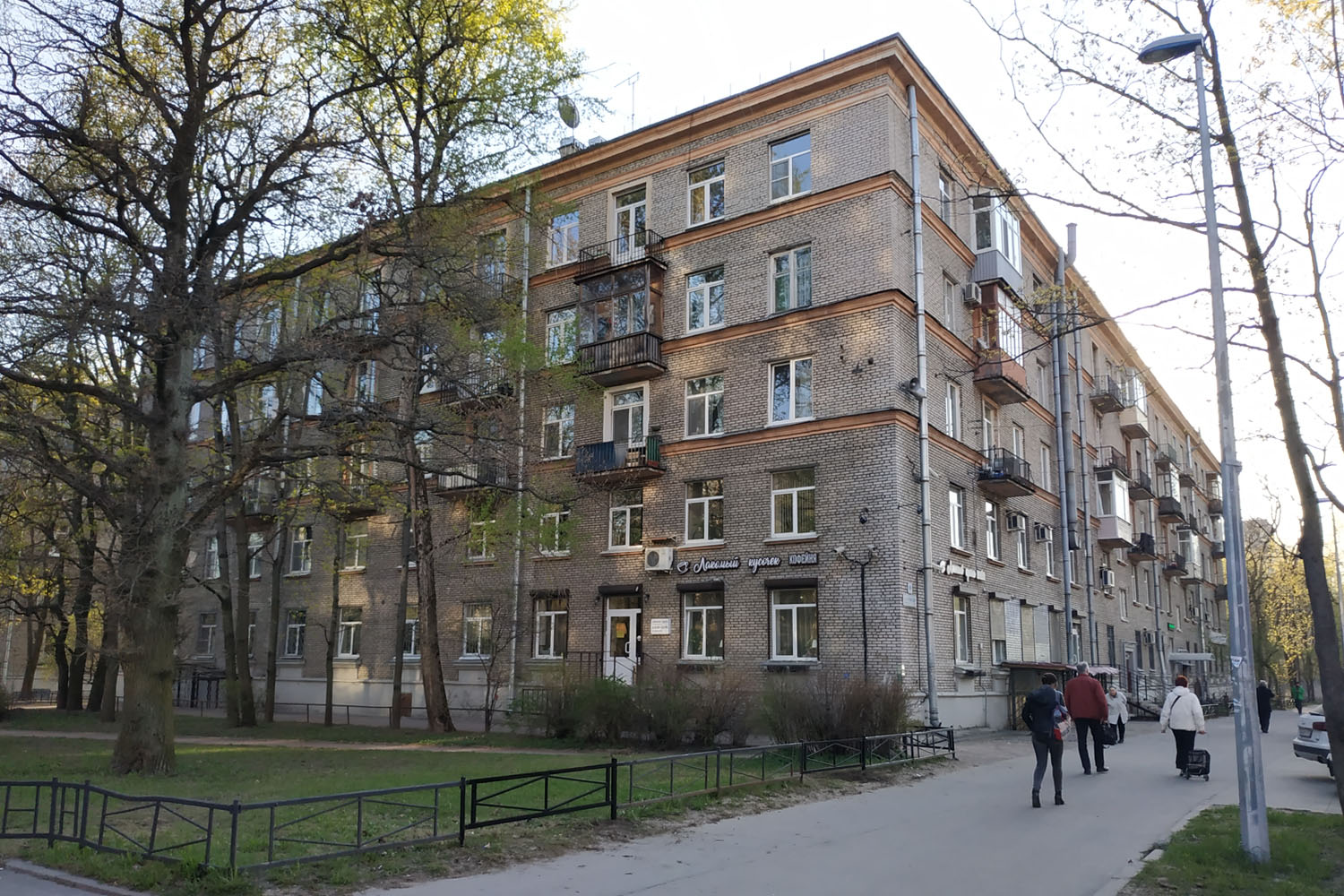 Санкт-Петербург, 2-й Муринский проспект, 19