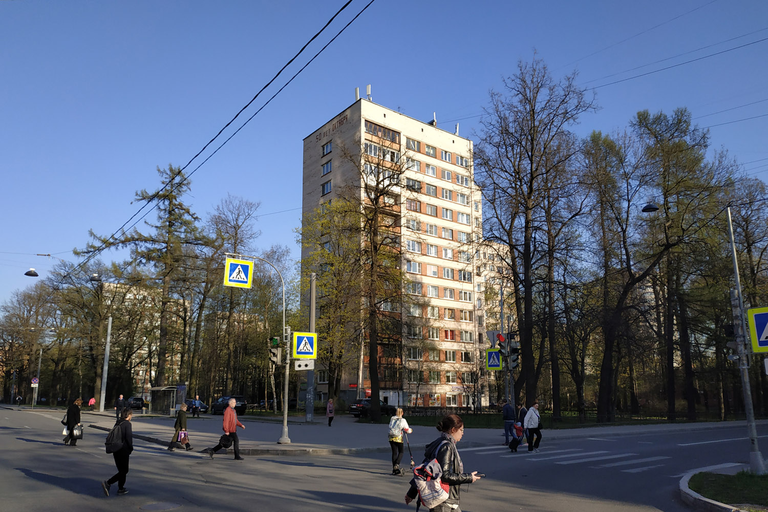Санкт-Петербург, Улица Орбели, 13 / 2-й Муринский проспект, 21