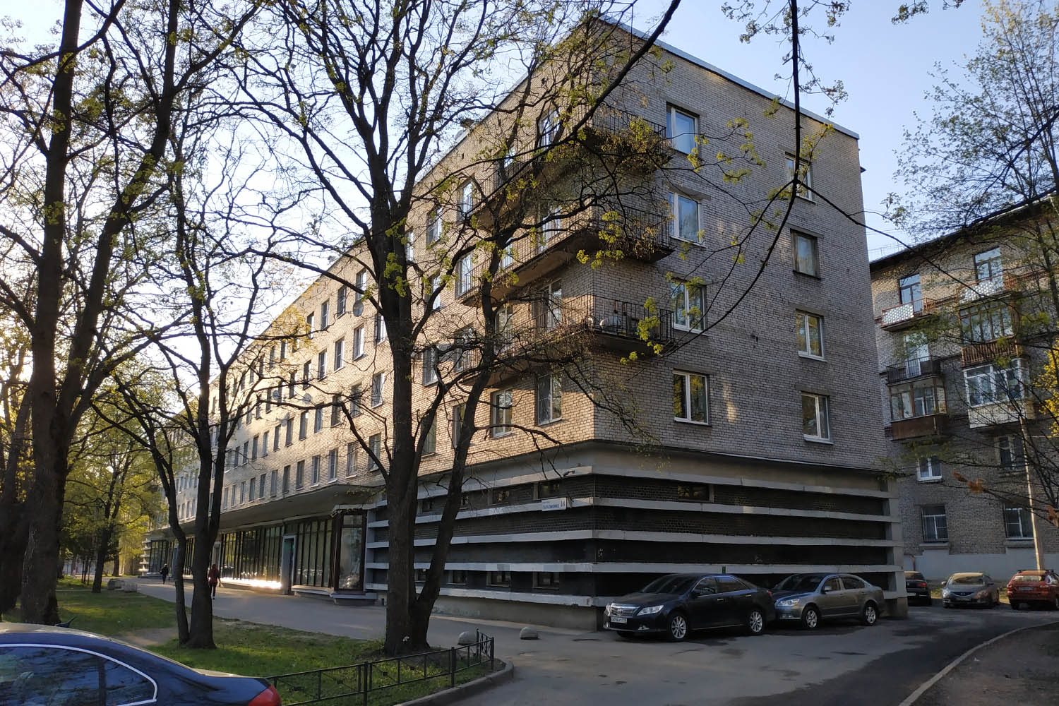 Sankt Petersburg, Проспект Пархоменко, 18