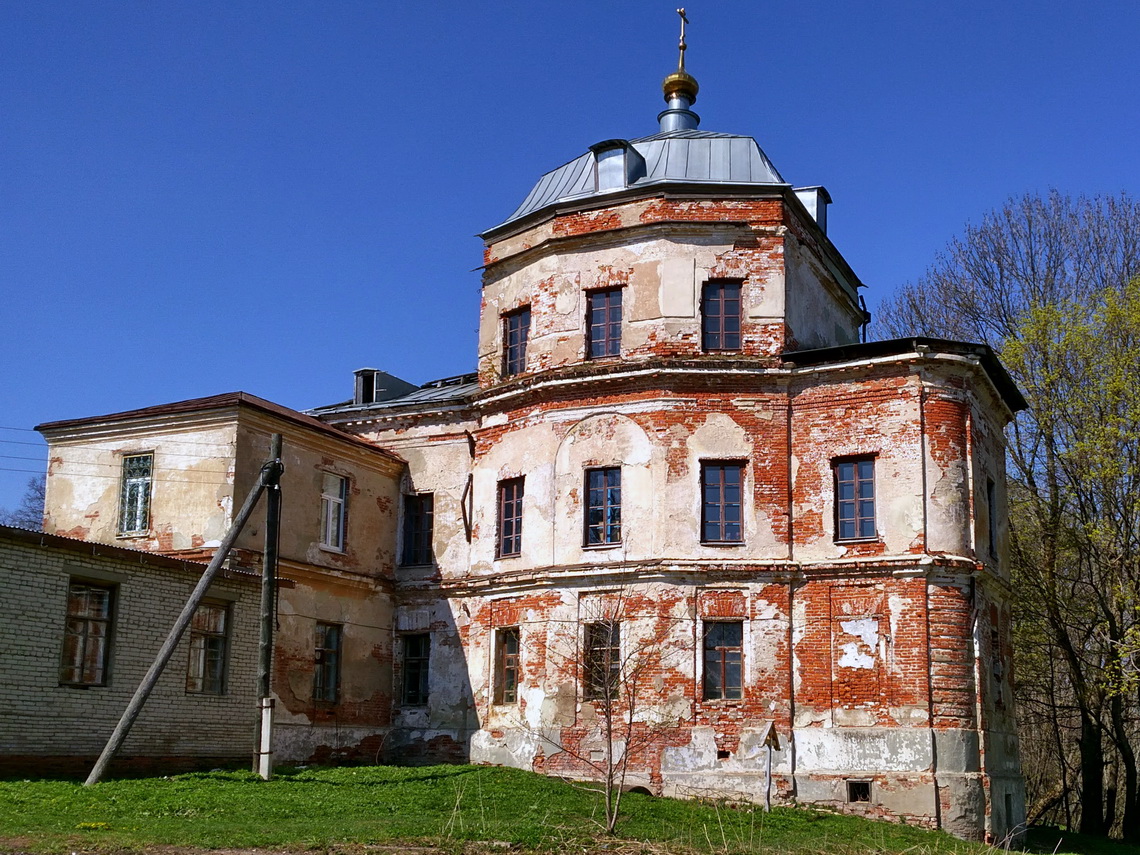 Pereslavsky District, other localities, с. Смоленское, Парковая улица, 1
