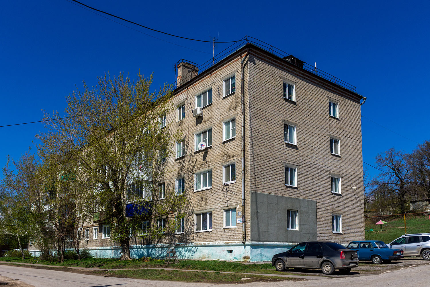 Новосемейкино, Заводская улица, 17