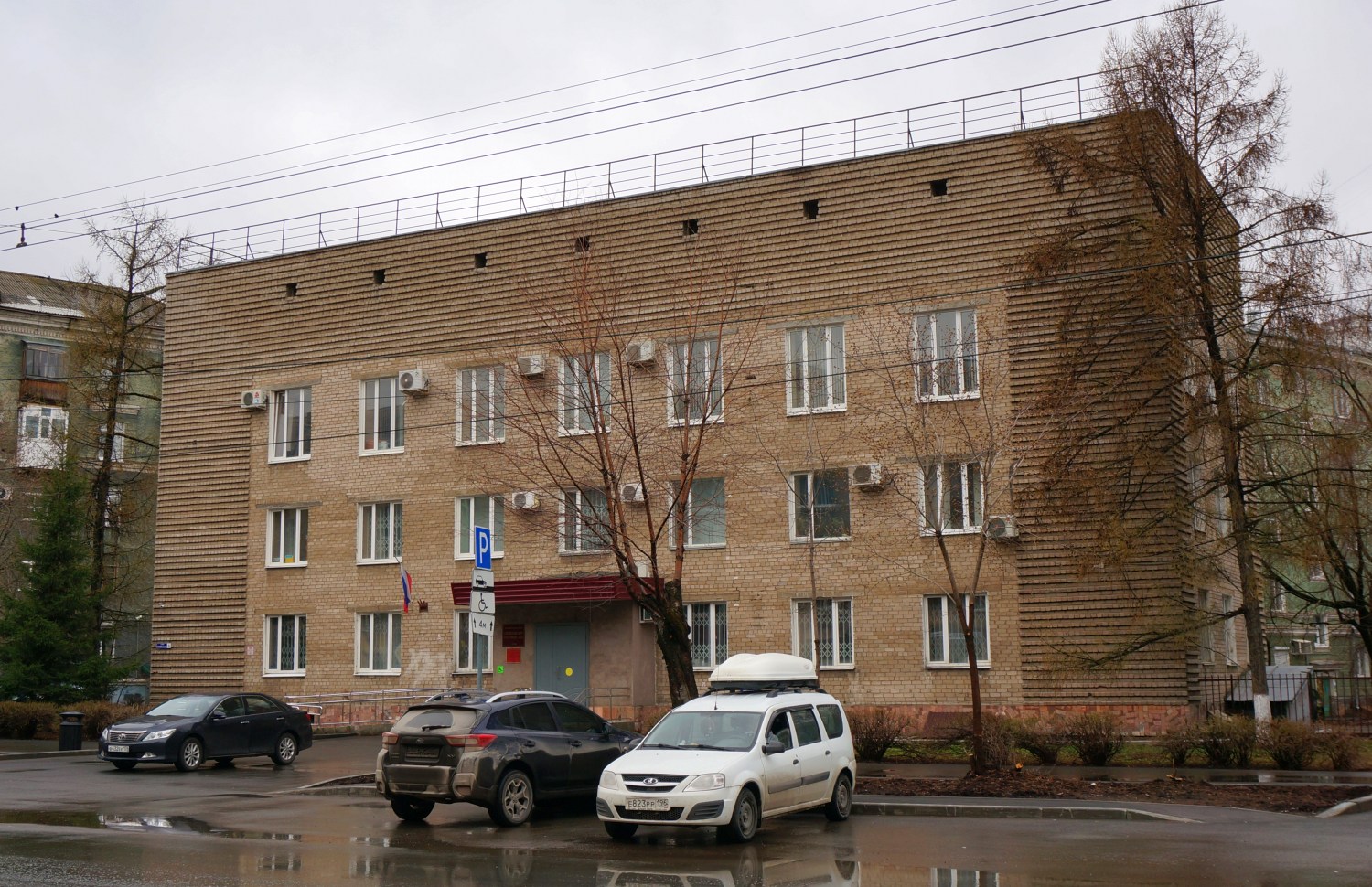 Пермь, Улица Героев Хасана, 6 / Улица Юрия Смирнова, 1