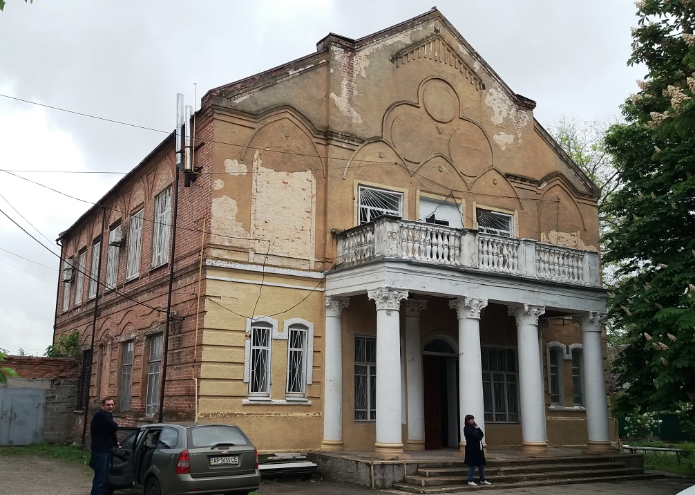 Пологи, Улица Ивана Чеберка, 72