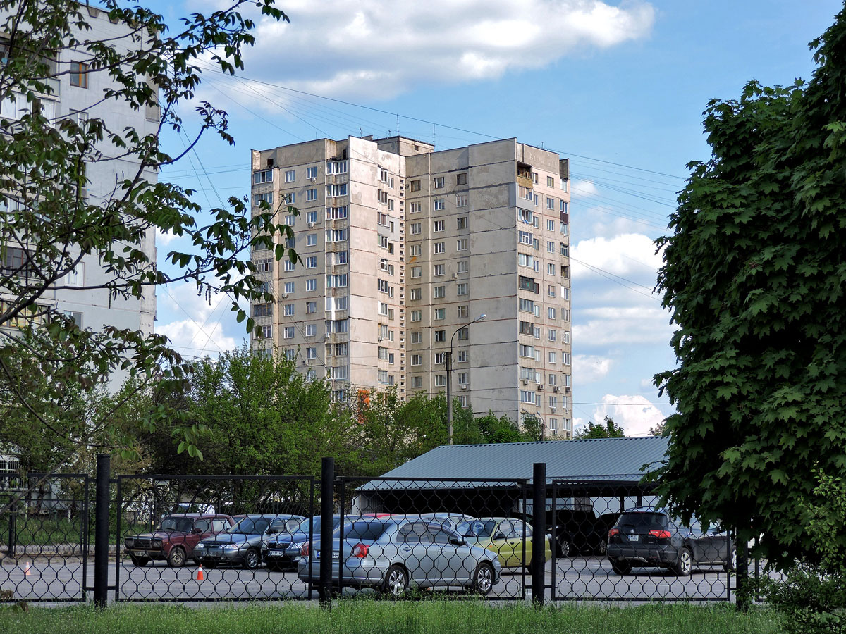 Харьков, Улица Сергея Грицевца, 27