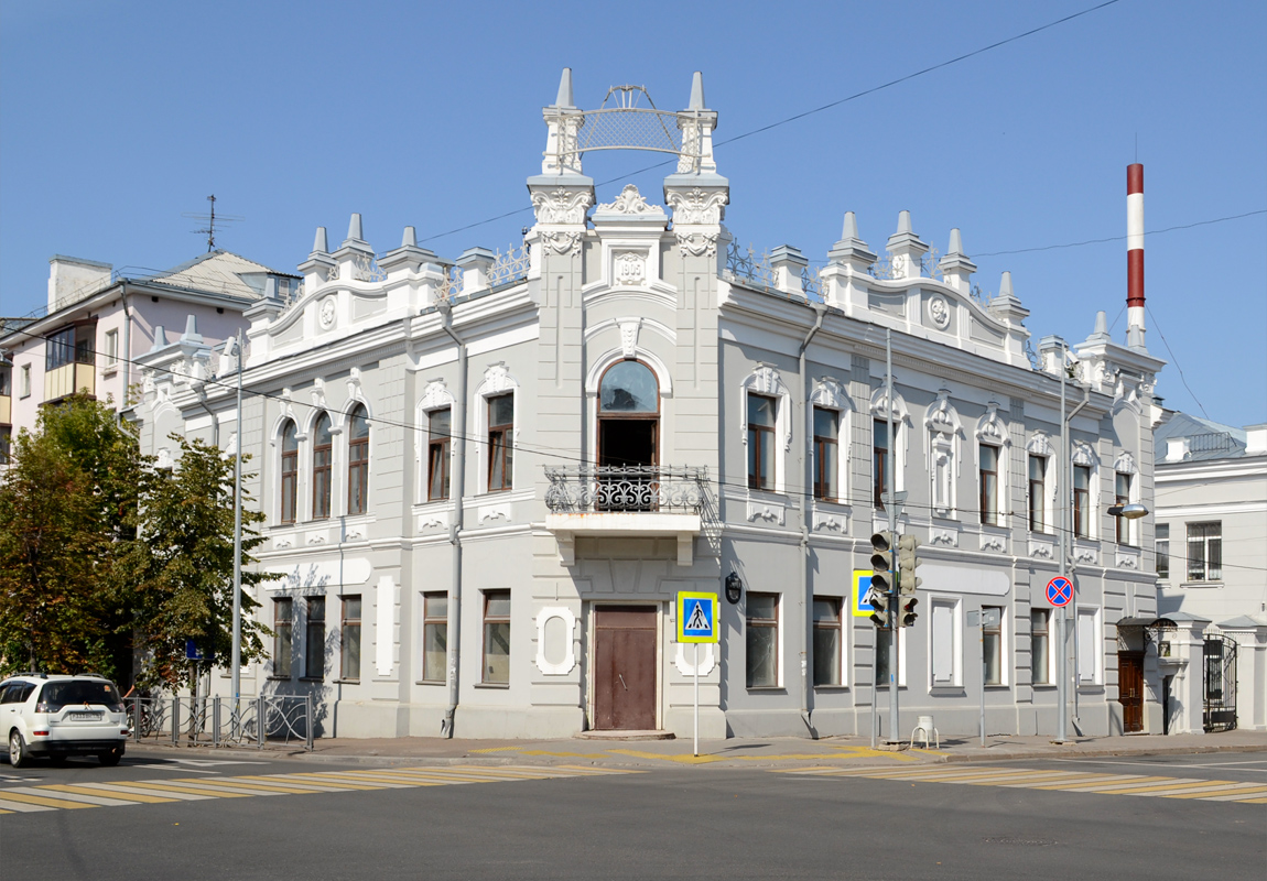 Казань, Улица Карла Маркса, 27 / Улица Лобачевского, 11