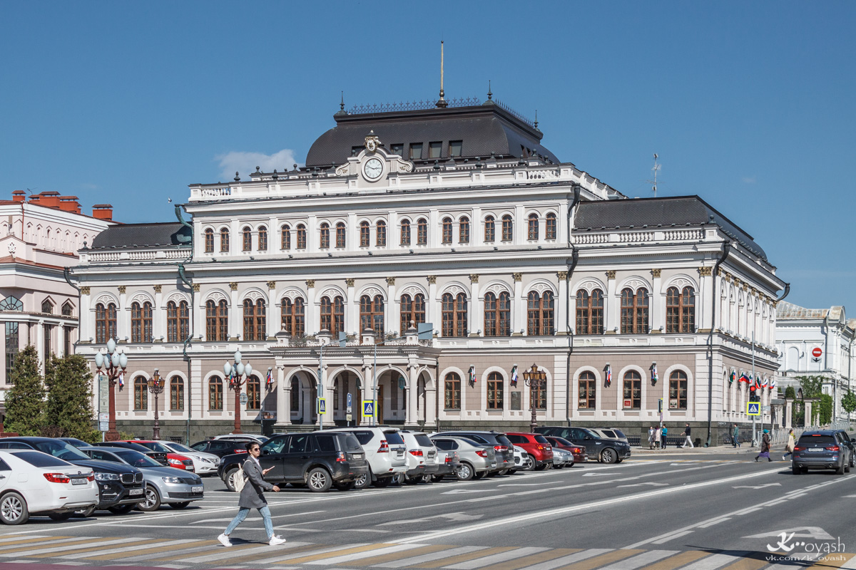 Казань, Улица Карла Маркса, 33 / Улица Пушкина, 62