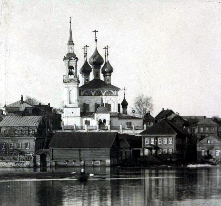 Некрасовское, Набережная улица, 33; Набережная улица, ?