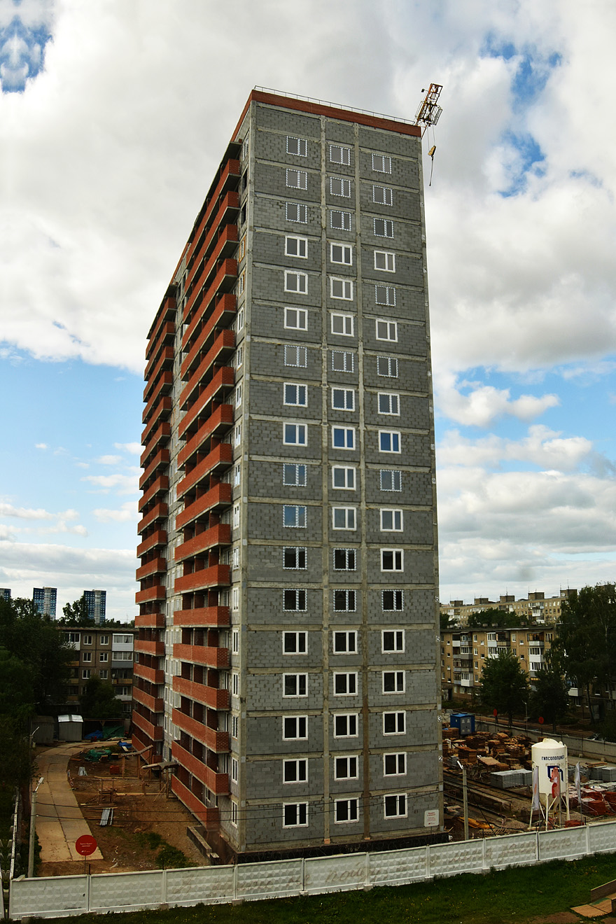 Perm, Улица Космонавта Леонова, 68Б