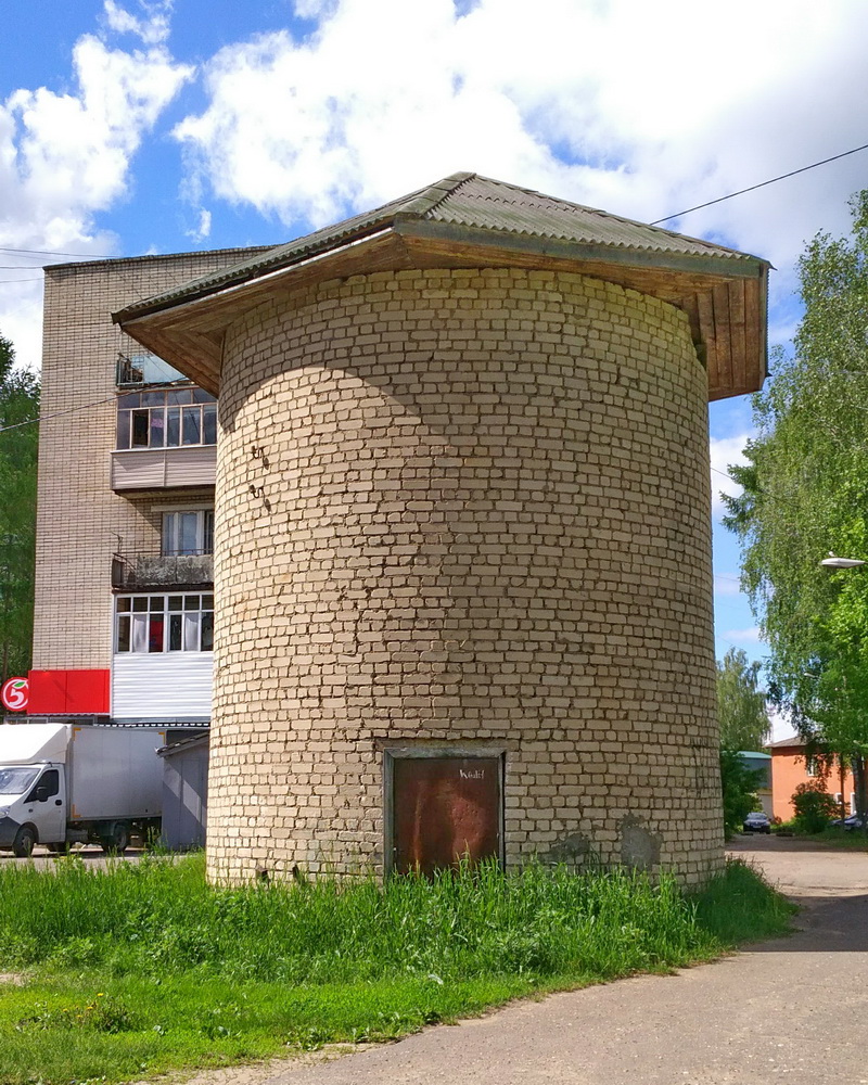 Некрасовское, Улица Космонавтов, 10*