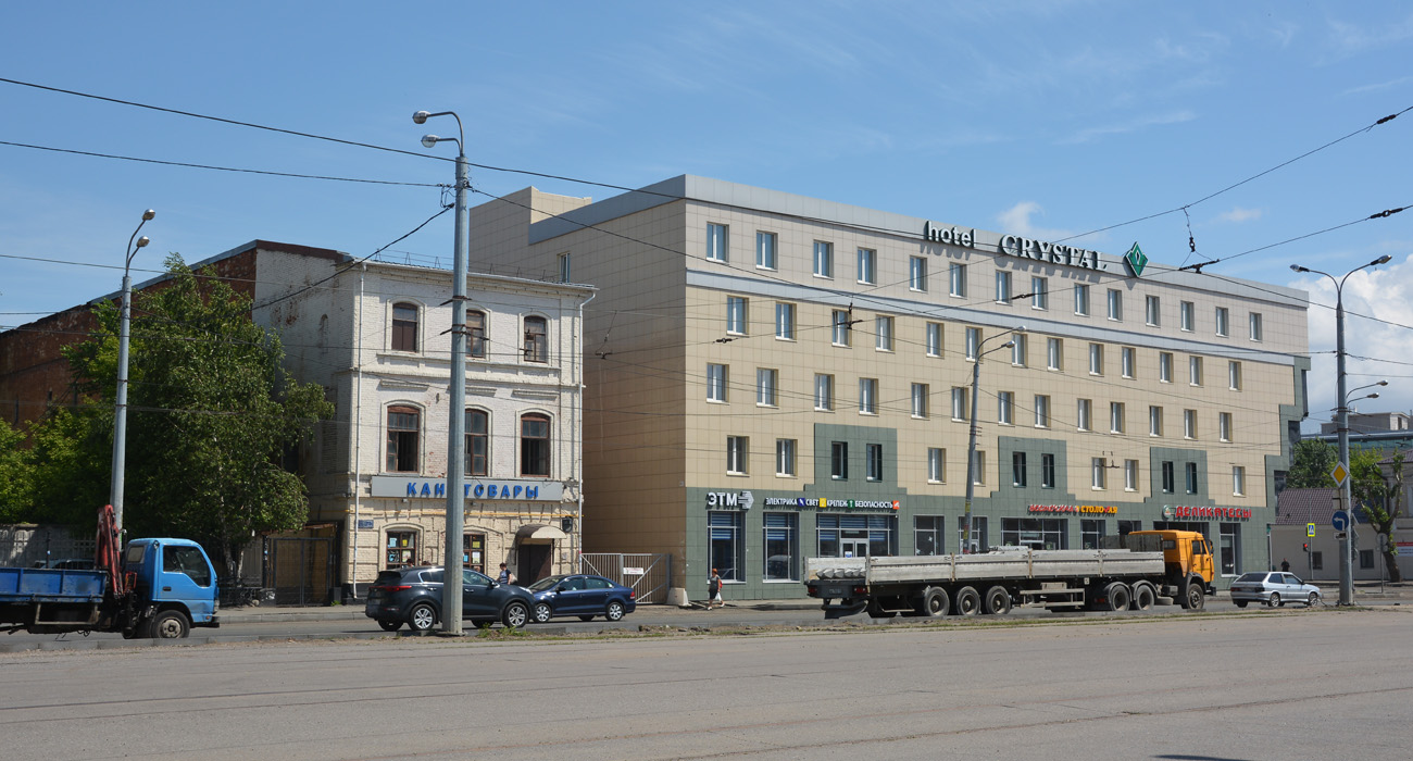 Казань, Улица Рустема Яхина, 6 / Улица Коротченко, 26 / Улица Саид-Галеева, 27; Улица Рустема Яхина, 8