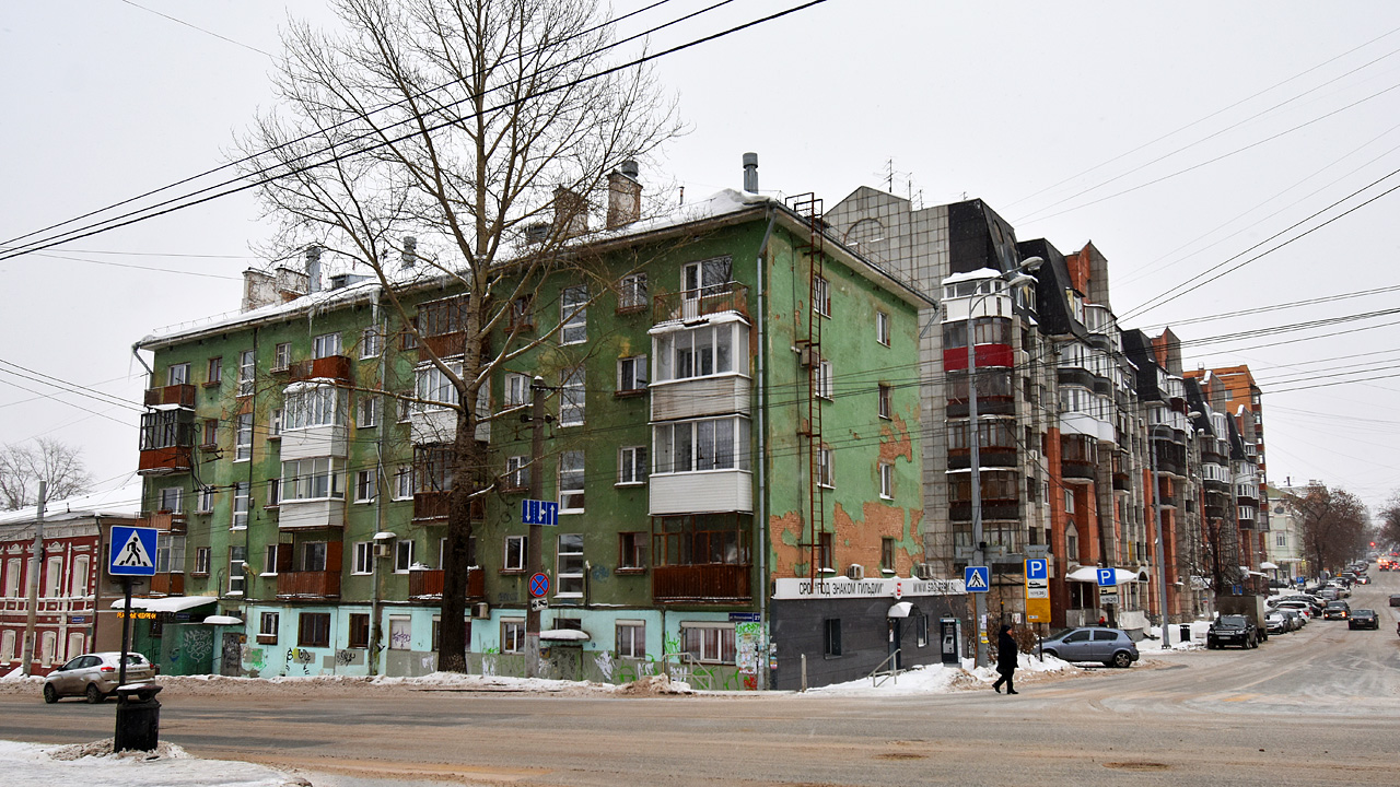 Пермь, Монастырская улица, 27; Улица Газеты "Звезда", 8